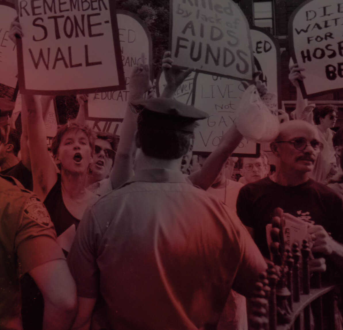 Фотография протестующих в США, недовольных отсутствием медицинской помощи пациентам с ВИЧ
